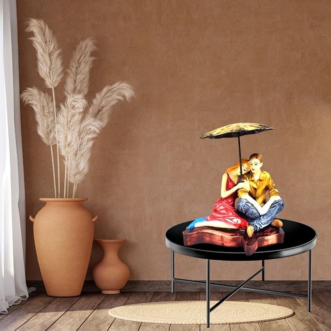 Love Couple with Umbrella Statue Showpiece Gift Item for Valentine's Day.