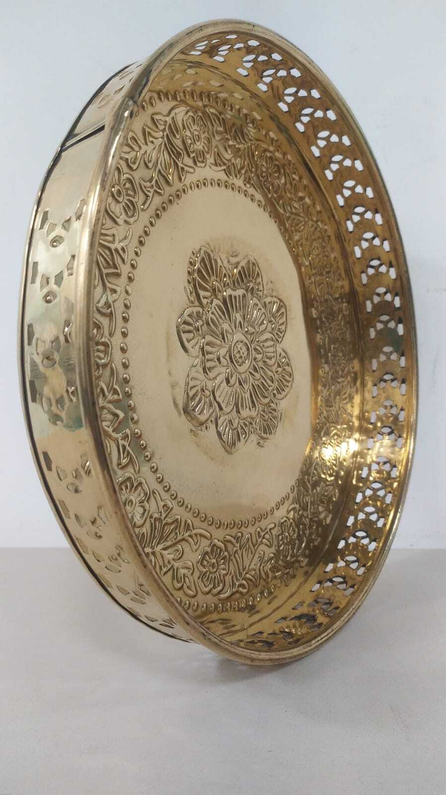 Floral Leafy Pattern And Jali Design Brass Pooja Thali For Home Use