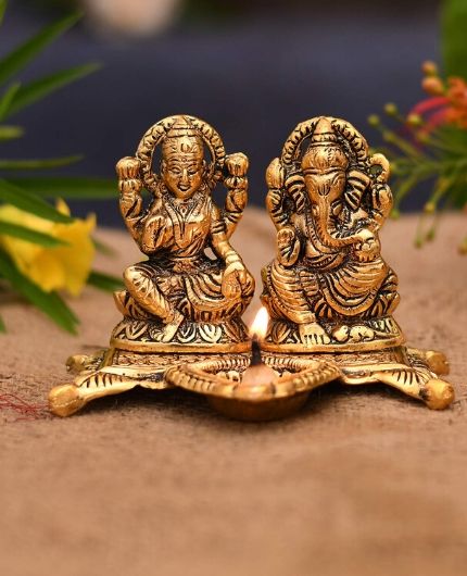 Laxmi Ganesh Idol with Diya
