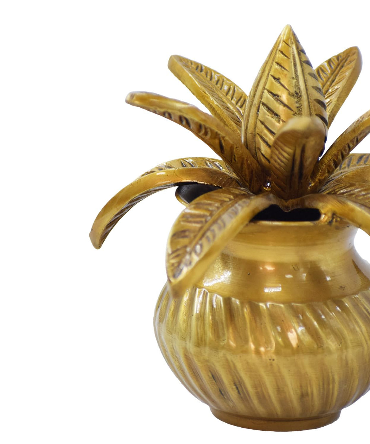 Brass Kalash with Coconut,Mango Leaves, mangal Kalasha Nariyal and Leafs
