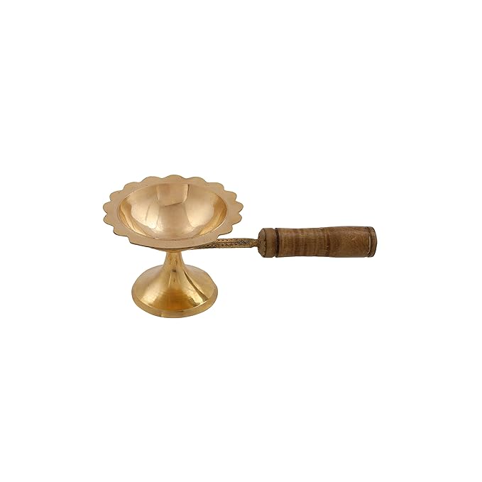 Brass Kapoor Aarti Diya With Handle