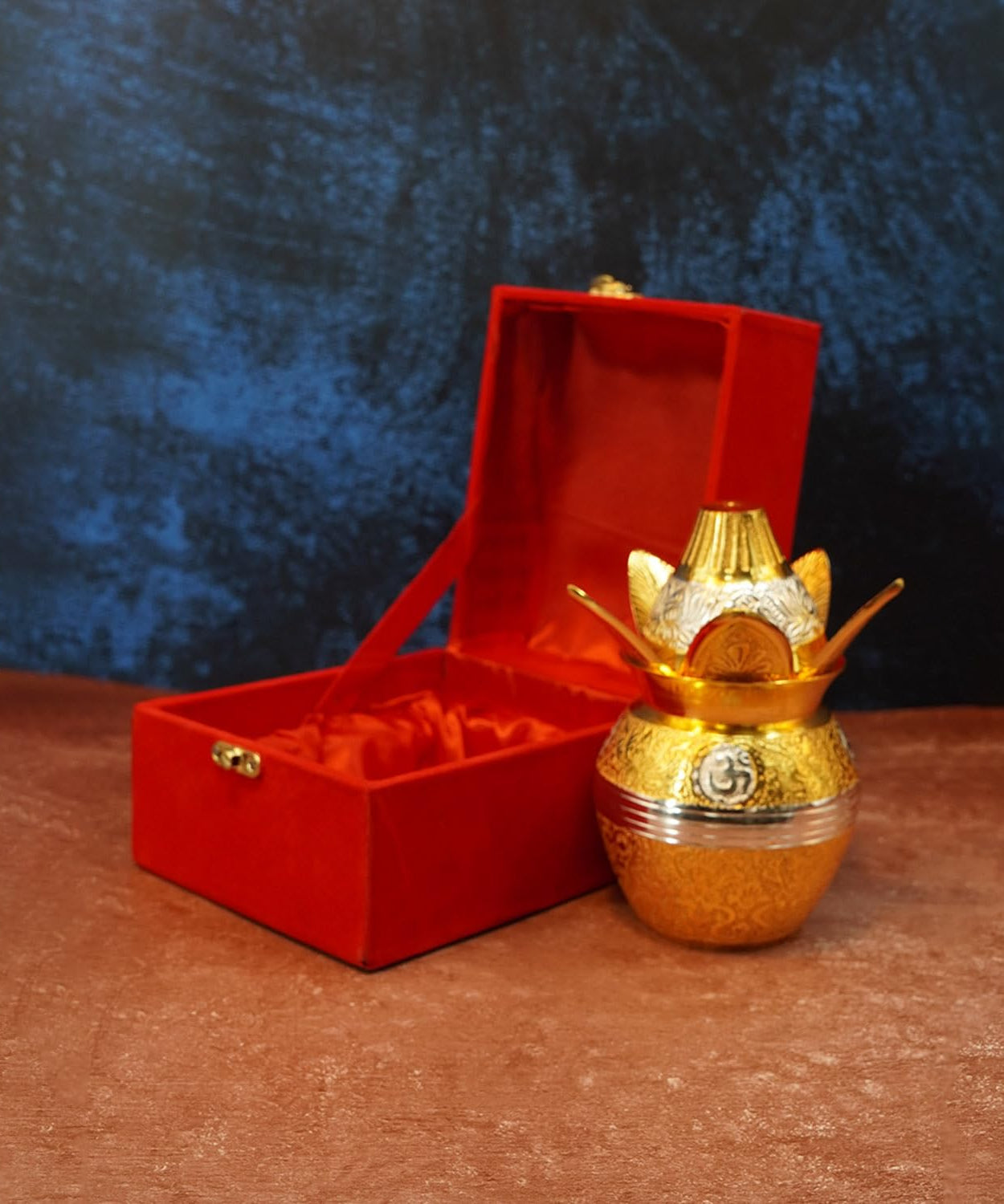 Brass Kalash with Coconut and Mango Leafs/Puja Lota Kalash/Mangal Kalash/with Velvet Box for Puja Kalash