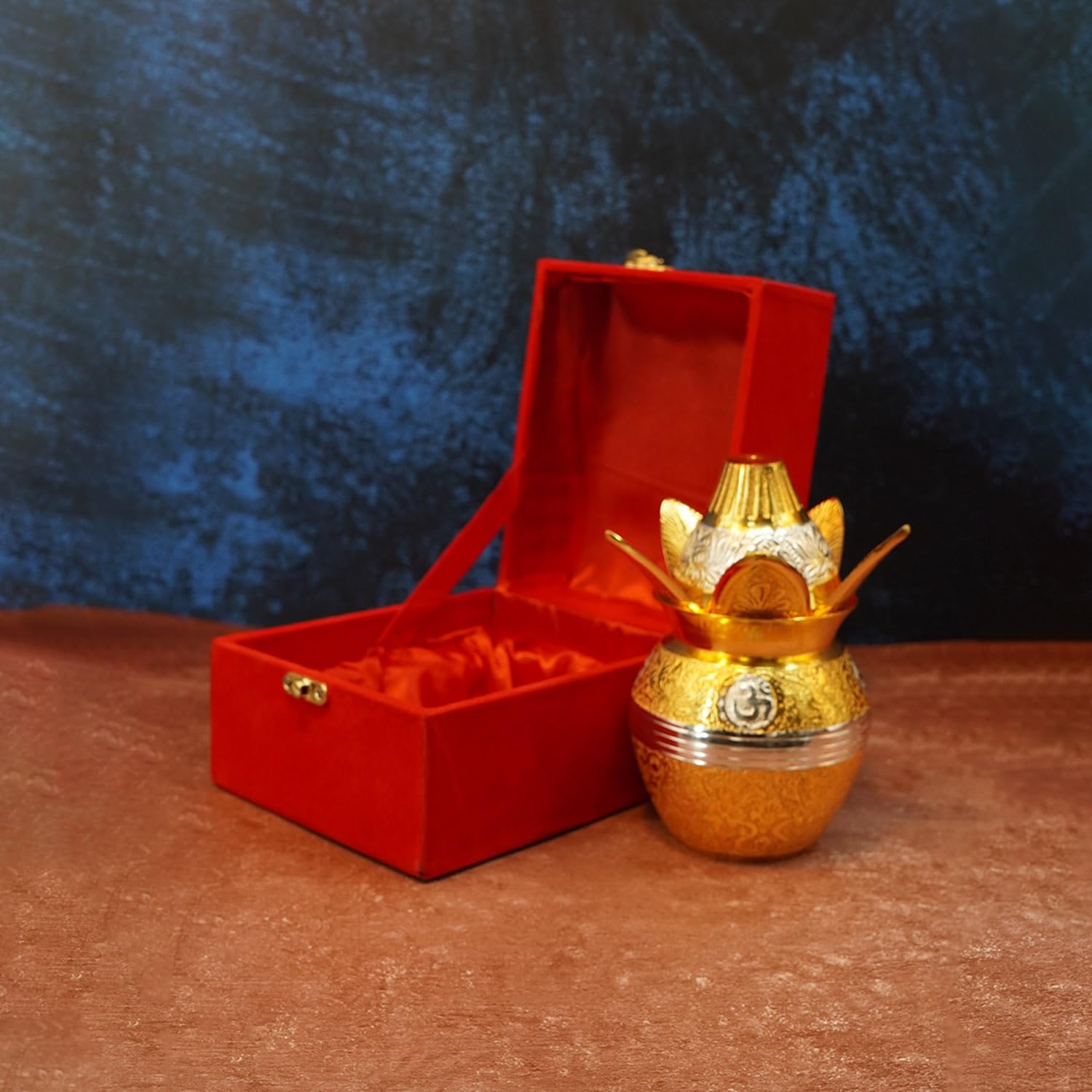 Brass Kalash with Coconut and Mango Leafs/Puja Lota Kalash/Mangal Kalash/with Velvet Box for Puja Kalash