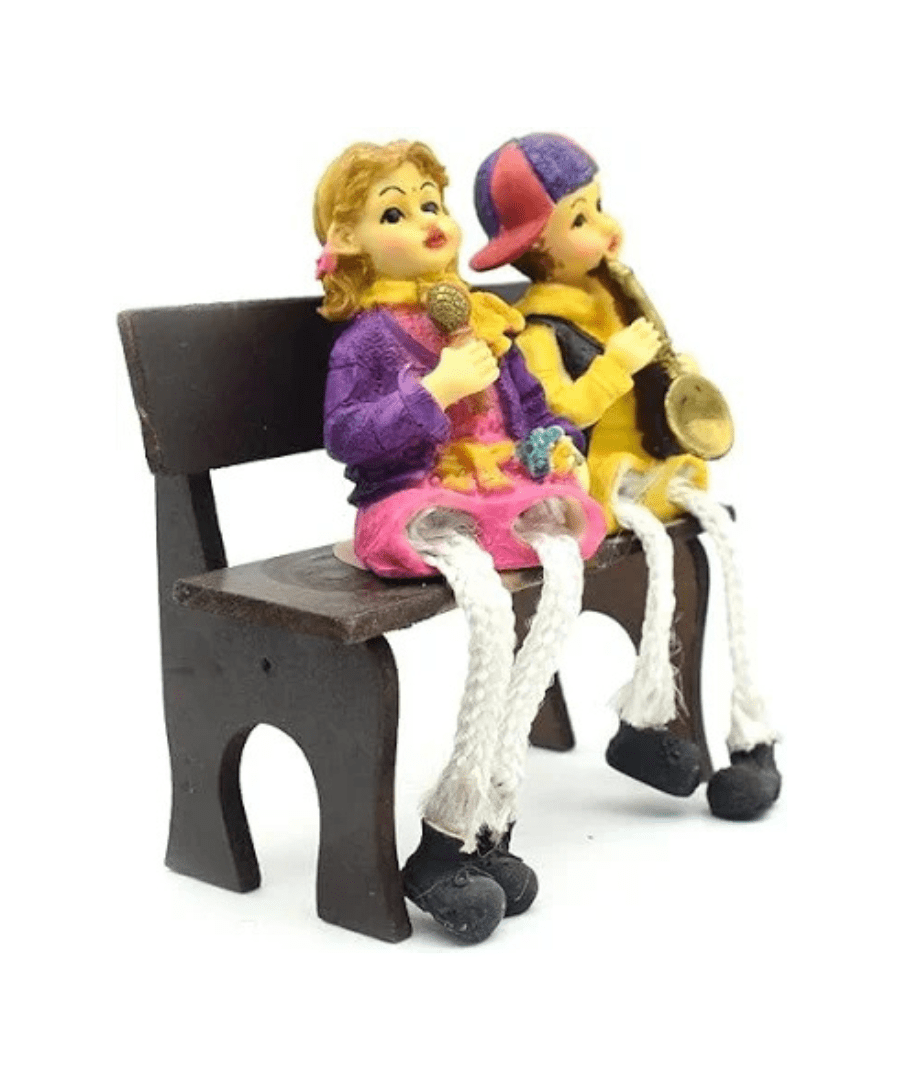 Love Couple Showpiece Gift Sitting on Bench for Valentine Gift