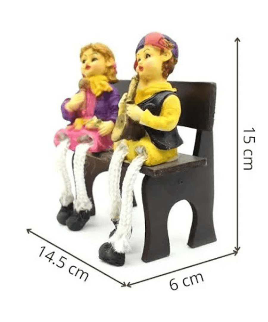 Love Couple Showpiece Gift Sitting on Bench for Valentine Gift