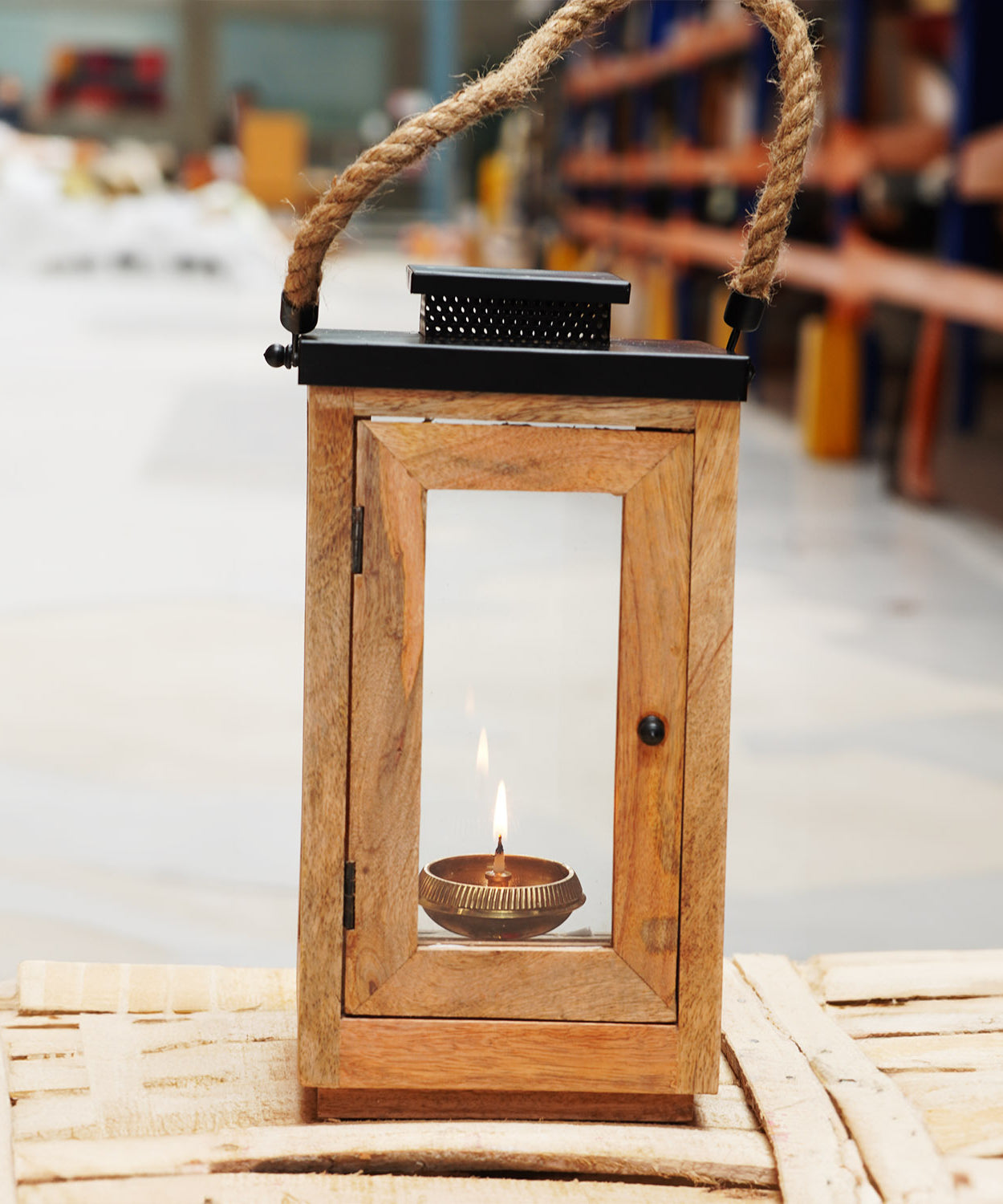 WOODEN T-LIGHTHOLDER (7)