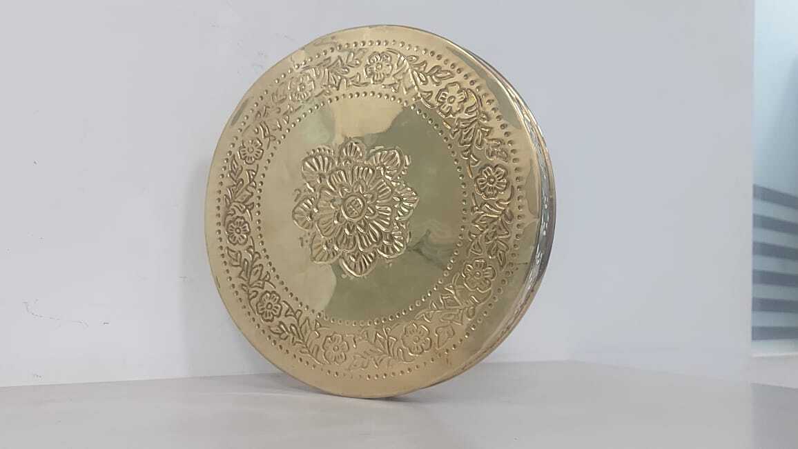 Floral Leafy Pattern And Jali Design Brass Pooja Thali For Home Use
