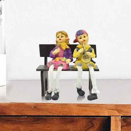Love Couple Showpiece Gift Sitting on Bench for Valentine Gift