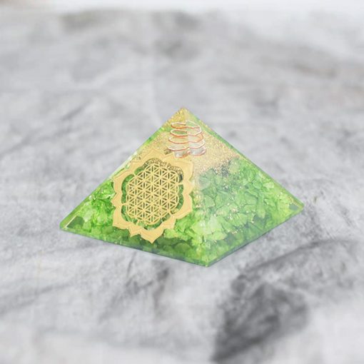 Fengshui Vastu Crystal Green Pyramid